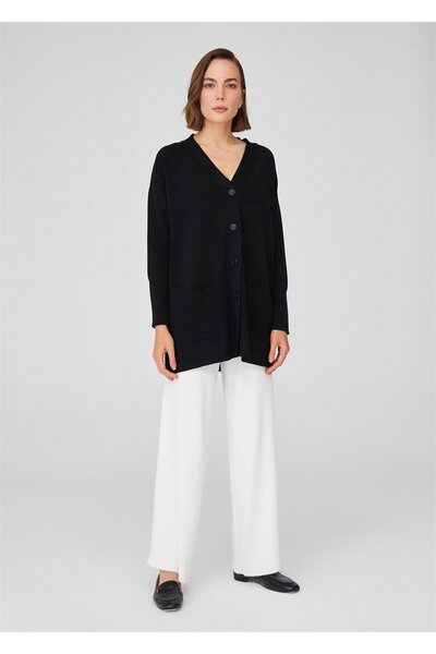 Peraluna Nicola - Black V-Neck Long Knitwear Cardigan with Pockets - Classic Cut