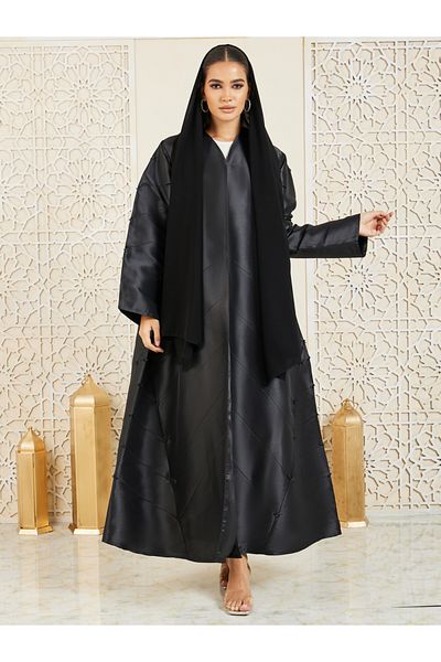 Anthrilo By Styli عباية ساتان مزخرفة