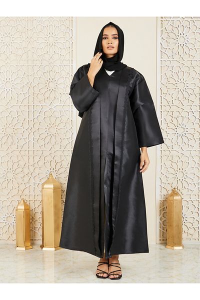 Anthrilo By Styli عباية مطرزة بالدانتيل والساتان
