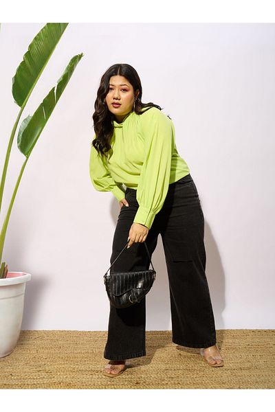 Sassafras By Styli Plus Front Twisted Detail Keyhole Neck Top