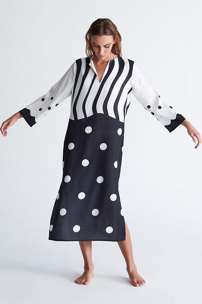 Peraluna Polka Dot Caftan Polka Dot Pattern V-Neck Midi Size Slit Women's Caftan - Black/White