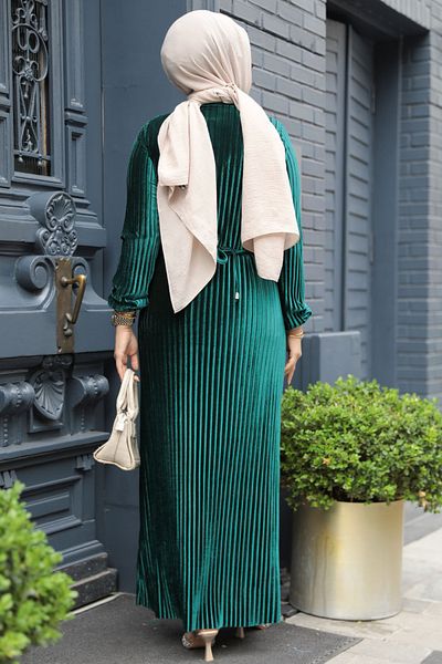 Neva Style Emerald Green Velvet Pleated Hijab Dress - 22751Zy