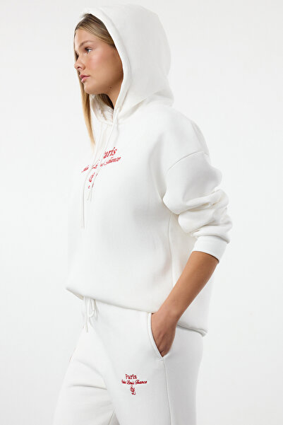 Trendyol Collection Ecru Slogan Κεντητό Fleece Χοντρό Σετ φόρμας - κανονική εφαρμογή Twoaw25Em00014