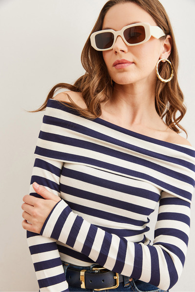 Olalook Γυναικεία ελαστική μπλούζα με χοντρή ριγέ Navy Blue Madonna Collar Soft Touch BLZ- 19002769