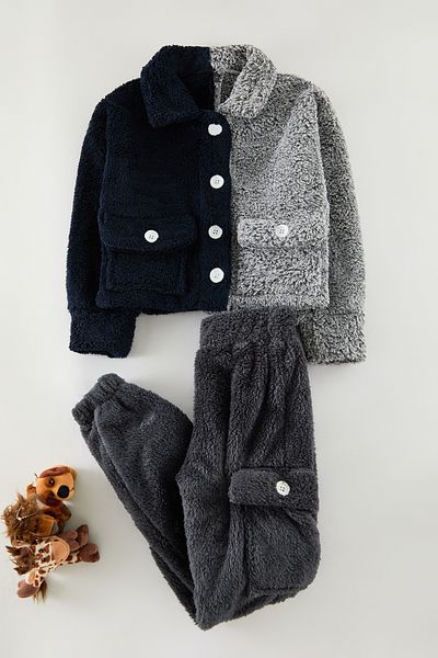TRENDYOLKIDS Navy Blue Color Block Fleece Knitted Bottom-Top Suit Tkdaw25Au00114