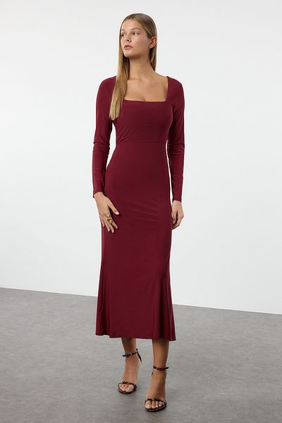 Trendyol Collection Rochie maxi burgundă cu guler pătrat - Detaliu volantă, elastică și potrivită pentru corp TWOAW24EL00613
