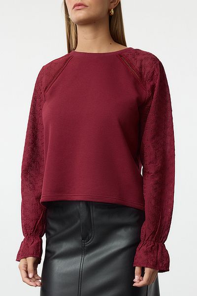 Trendyol Collection Hanorac tricotat burgundy - Detaliu țesut brode, croială obișnuită TWOAW25SW00225