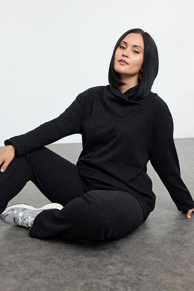 Trendyol Curve Schwarzer gestrickter Plus-Size-Unterteil-Oberteil-Anzug TBBAW25CP00020