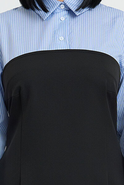 Trendyol Curve Černé bodycone Mini Woven Plus Size Modro-bílé pruhované košilové šaty bez ramínek