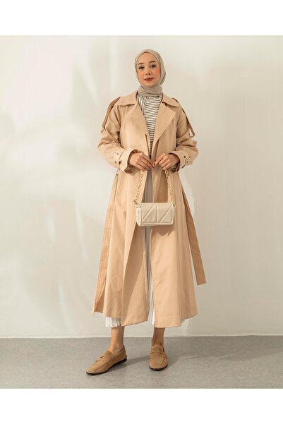 Meri Store Omuzu Çıt Çıt Detaylı Krem Trençkot