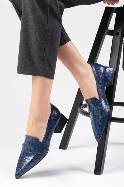 Mio Gusto Vilda Navy Blue Pointed Toe Women's Short Heeled Shoes