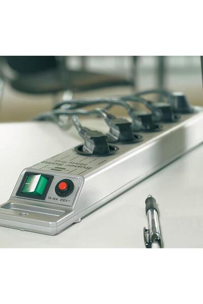 Genel Markalar Super-Solid surge protection 13.500 A 8Li Priz Gümüş