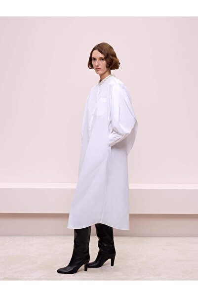 BAQA Yakası Taş Detaylı Beyaz Elbise