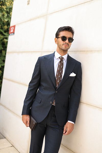 AEK FIORE Men's Navy Blue Melange Textured Suit