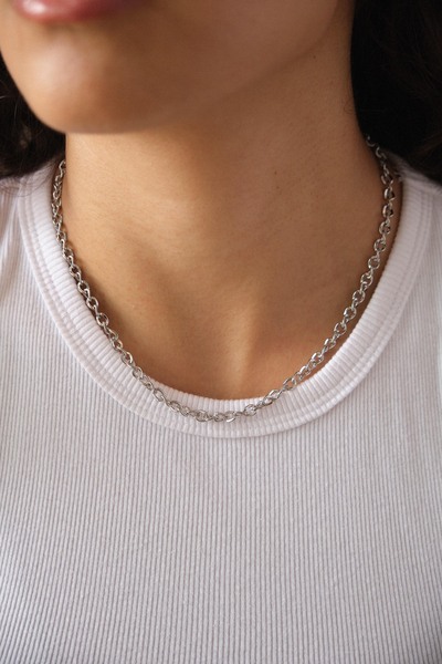 ByFlorya Jewelry قلادة سلسلة فولاذية ذات ملمس مميز، قلادة سلسلة رفيعة متشابكة...