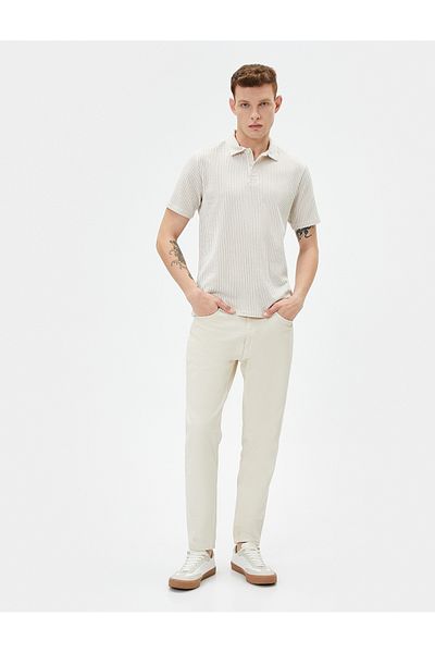 Koton T-Shirt mit Polokragen, kurzen Ärmeln und Knopfdetail