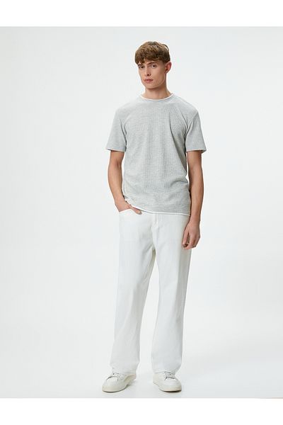 Koton Basic T-Shirt Stoff Detaillierte Rundhals Slim Fit Strukturiert