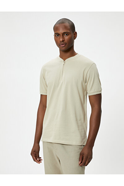 Koton Μπλουζάκι με γιακά που κυριαρχεί με κοντό μανίκι με μισό φερμουάρ