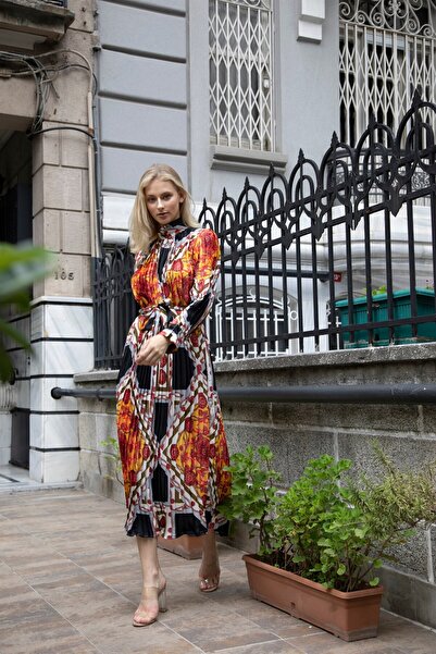 VorNişantaşı Kadın Kırmızı Baklava Desen Geçişli Piliseli Elbise