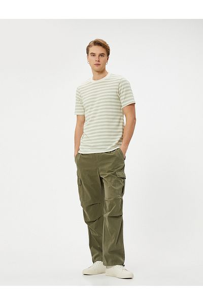 Koton Μπλουζάκι με λαιμόκοψη με υφή Basic Blended