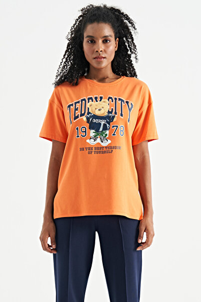 Veryperi تي شيرت نسائي برتقالي بطبعة تيدي بير بياقة دائرية وأكتاف منخفضة - 02182