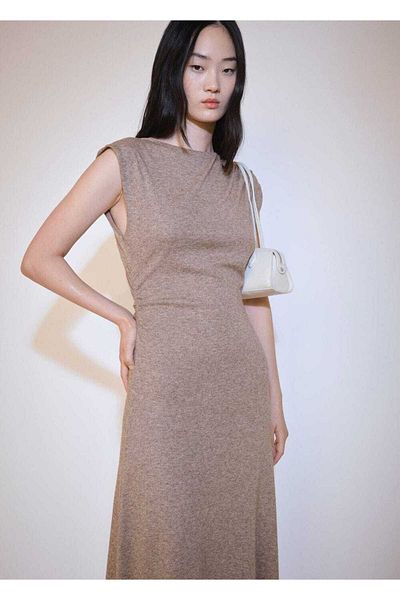 MANGO Woman Μίντι φόρεμα με φόρμα ώμου