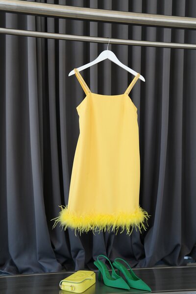 Özge Özgenç Mini prémiové šaty Otriş