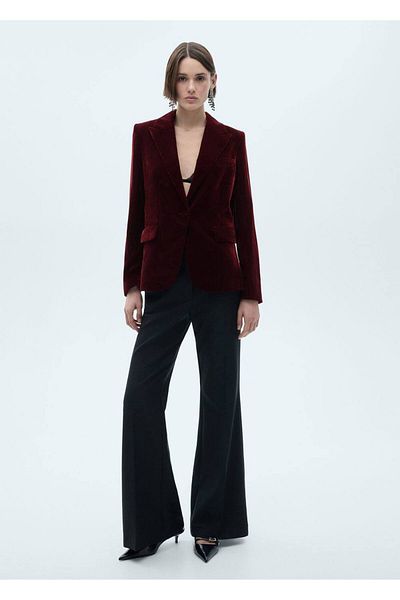 MANGO Woman Geformte Blazerjacke aus Samt