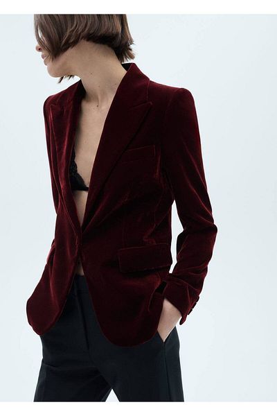 MANGO Woman Geformte Blazerjacke aus Samt