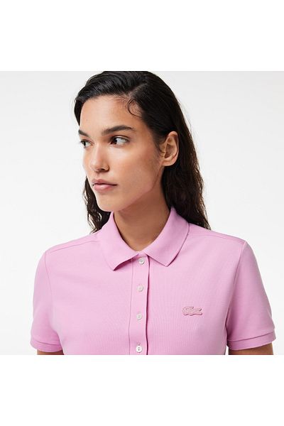Lacoste فستان وردي بياقة بولو بقصة مستقيمة للنساء
