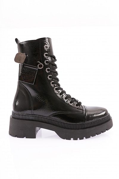 DGN K9024 Black Wrinkled Patent Leather Women's Boots - Lace-Up and Accessories