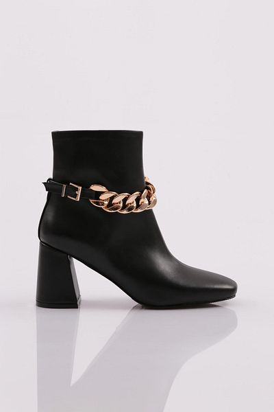 DGN Damen-Stiefel mit Kettenzubehör und Absatz in Schwarz 215162821
