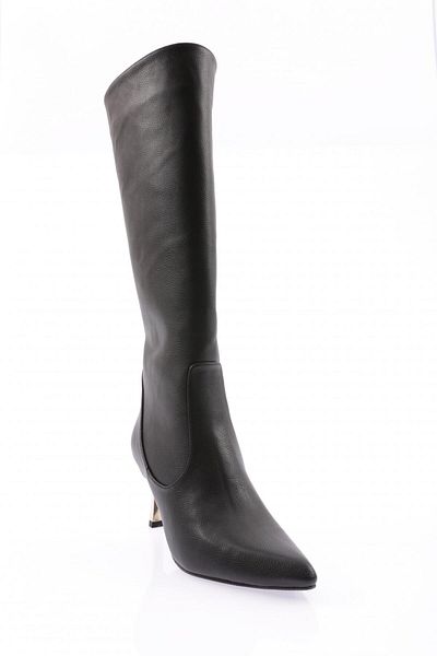 DGN K110-22k Damenstiefel mit spitzer Zehenpartie und dünnem Absatz