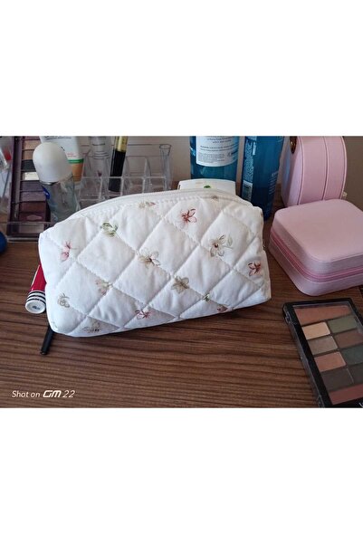 nartella حقيبة أقلام رصاص على شكل زهور ناعمة، حقيبة مكياج متوسطة