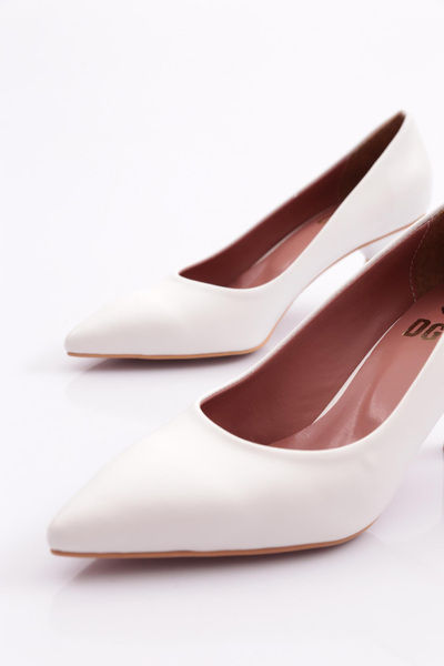 DGN 340-22y Pantofi cu toc joasă pentru femei cu vârf ascuțit