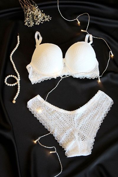 LikeSwan White Padded Underwire Lace Underwear Set