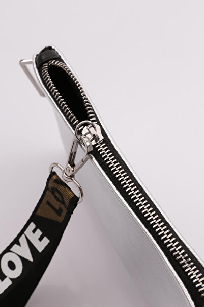 DGN Geanta de dama de culoare argintie - sifonata metalica