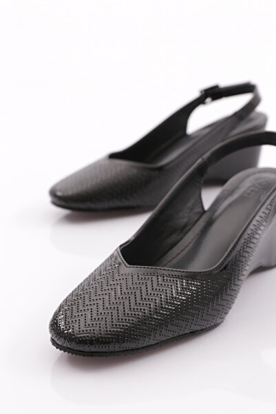 DGN Black Women's Heeled Shoes - 354263539