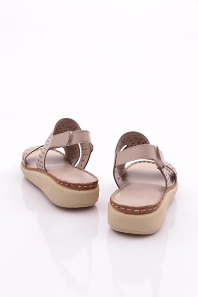 DGN 323 Dámské kotníkové sandály se vzorem dírek