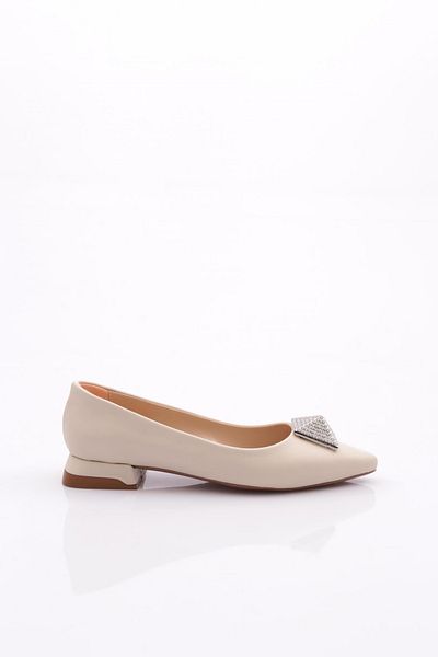 DGN 2807 Modell Damen – verzinkte Ballerinas mit spitzer Zehenpartie und Kristallsteinschnalle