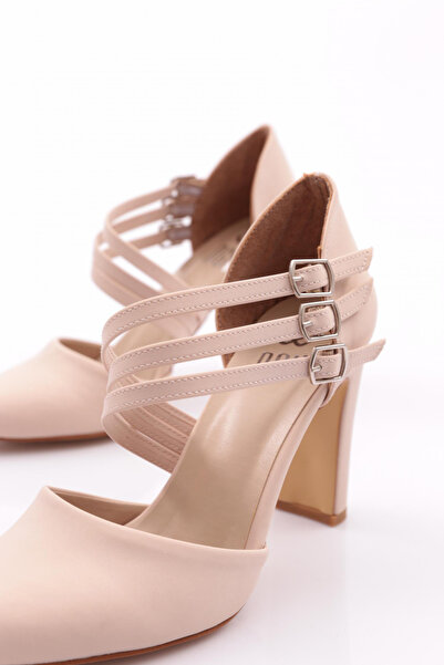 DGN Kadın Kalın Topuklu Bileği Kemerli Topuklu Ayakkabı Bej Nubuk 42933910