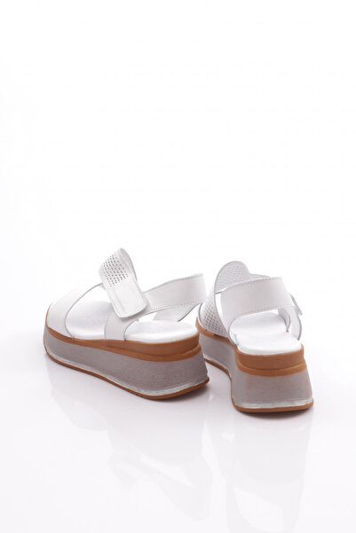 DGN White Women's Sandals 241235108