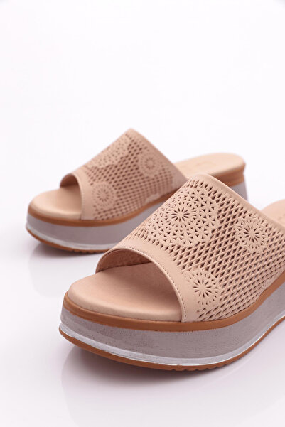 DGN Μπεζ Γυναικείες Παντόφλες Μοντέλο 311135108