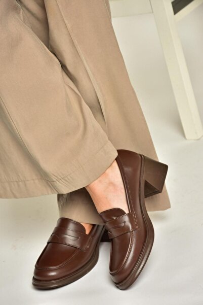 Fox Shoes T 820145309 Hnědé dámské boty na silném podpatku