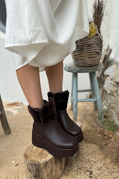 SHOEBELLAS Дамски ботуши Eias Bitter Brown Fluffy Fur Detailed