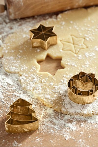Tchibo 3 Pieces Premium Cookie Cutter Set, Gold