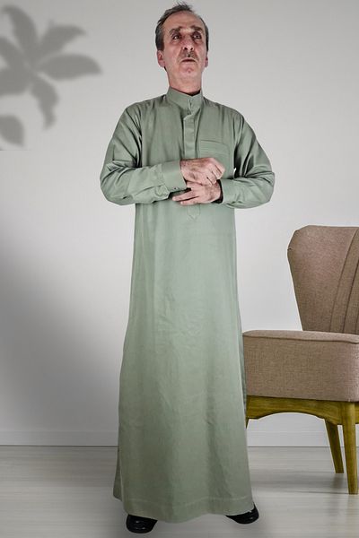 Royal Attire Hajj Umrah Clothes/Front Buttons Hidden and Long Sleeve Buttoned Pocket/Prayer Robe