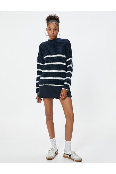 Koton Pulover de tricotaj - Decolteu, model dungi și textura