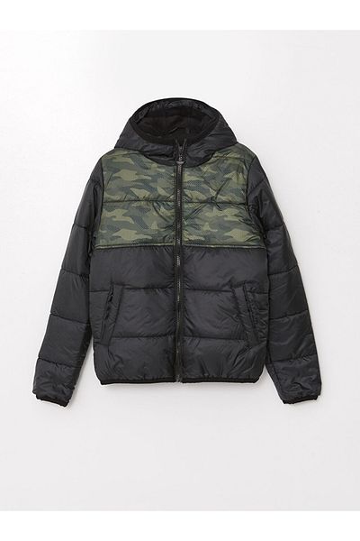 LC Waikiki Hooded Camouflage Patterned Boy's Puffer Coat