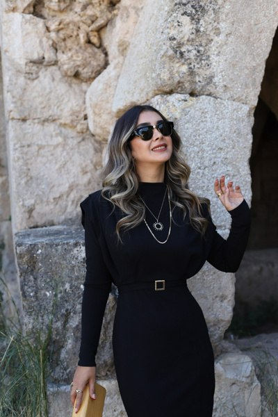 bytugcekaya Siyah Gold Tokalı Yırtmaçlı Elbise